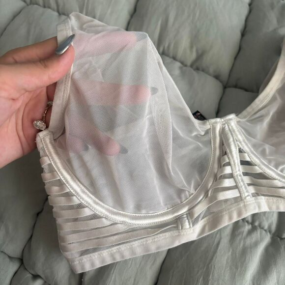 Victoria Secret Mesh White Bra 34D - Picture 2 of 4